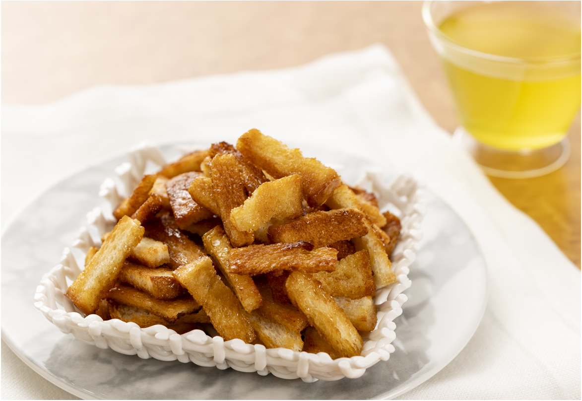 サクッと歯応え、やさしい甘み『揚げずに簡単！食パンのかりんとう風おやつ』